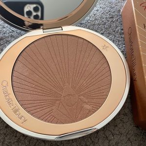 NWT Charlotte Tilbury Glow highlighter